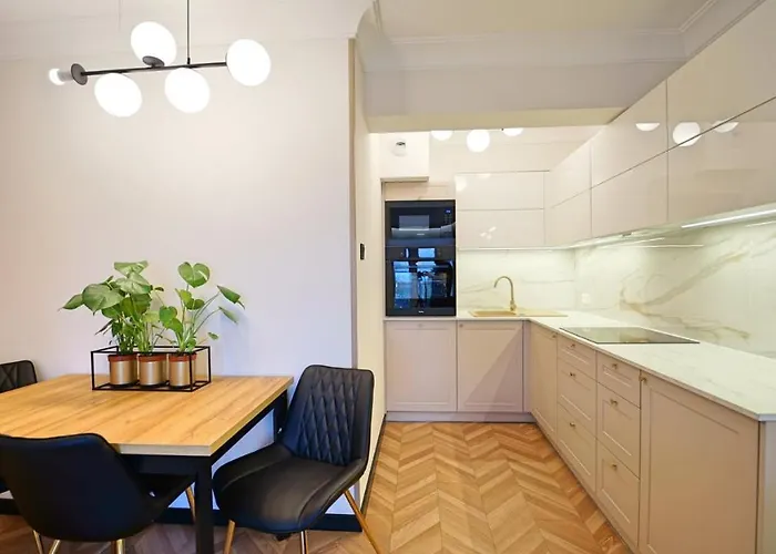 Everysky - Slowackiego 5a-b 4*